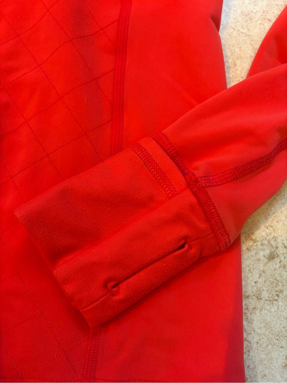 Lululemon 1/2 zip size 2 pullover - Picture 5 of 9